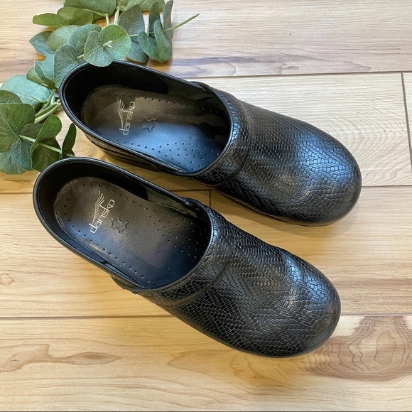 Dansko Women's Dansko Professional Clog Black Woven Leather | Size 41 - Picture 2 of 7